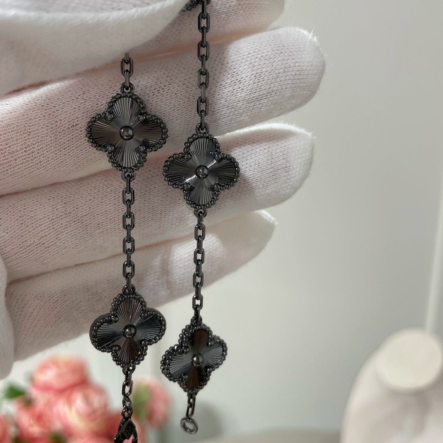 [：Polaidi Jewelry]CLOVER 5 MOTIF BLACK BRACELET
