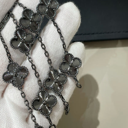 [：Polaidi Jewelry]CLOVER 5 MOTIF BLACK BRACELET