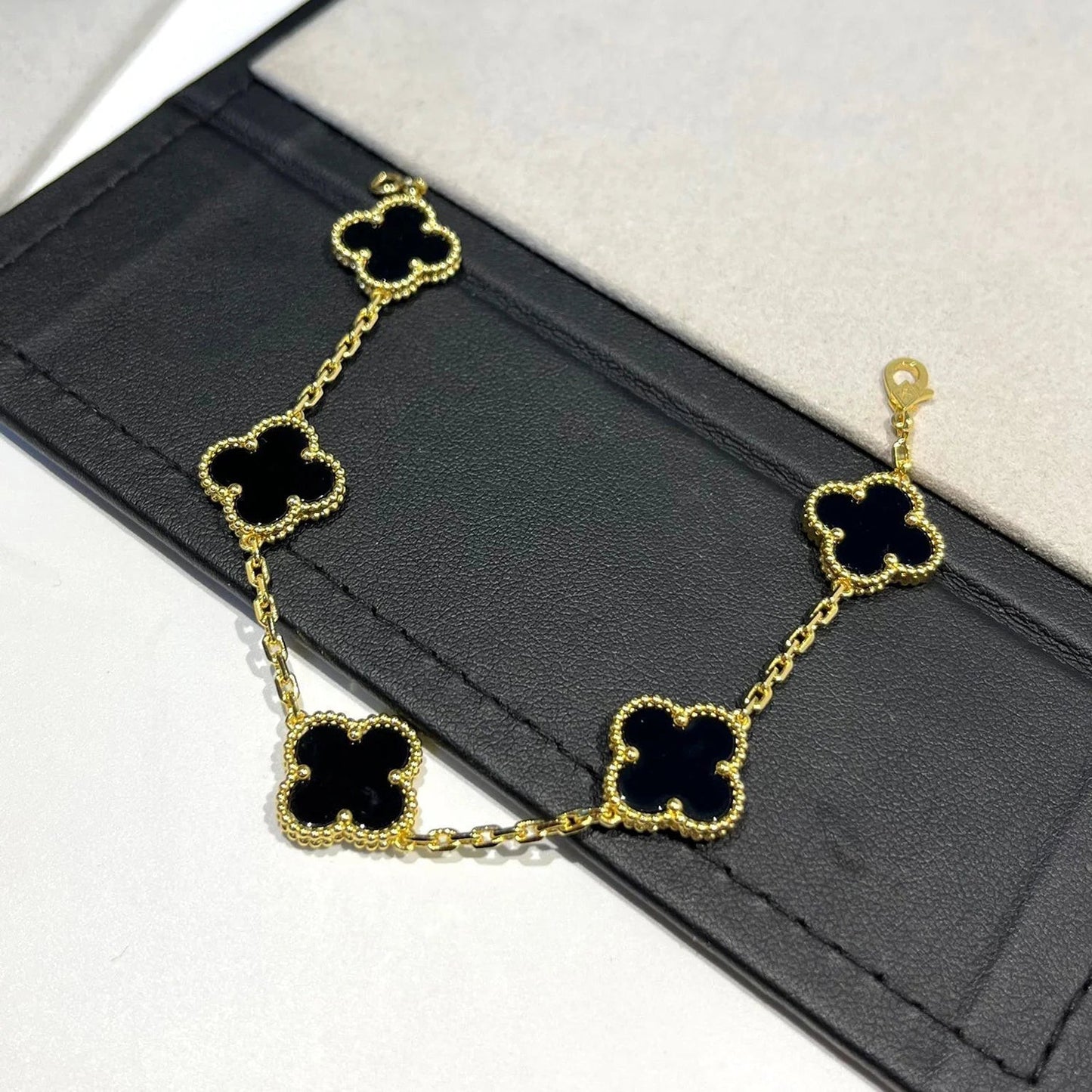 [Polaidi Jewelry] CLOVER 5 MOTIF ONYXS BRACELET COLLECTION