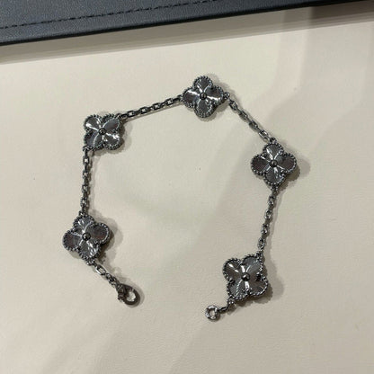[：Polaidi Jewelry]CLOVER 5 MOTIF BLACK BRACELET