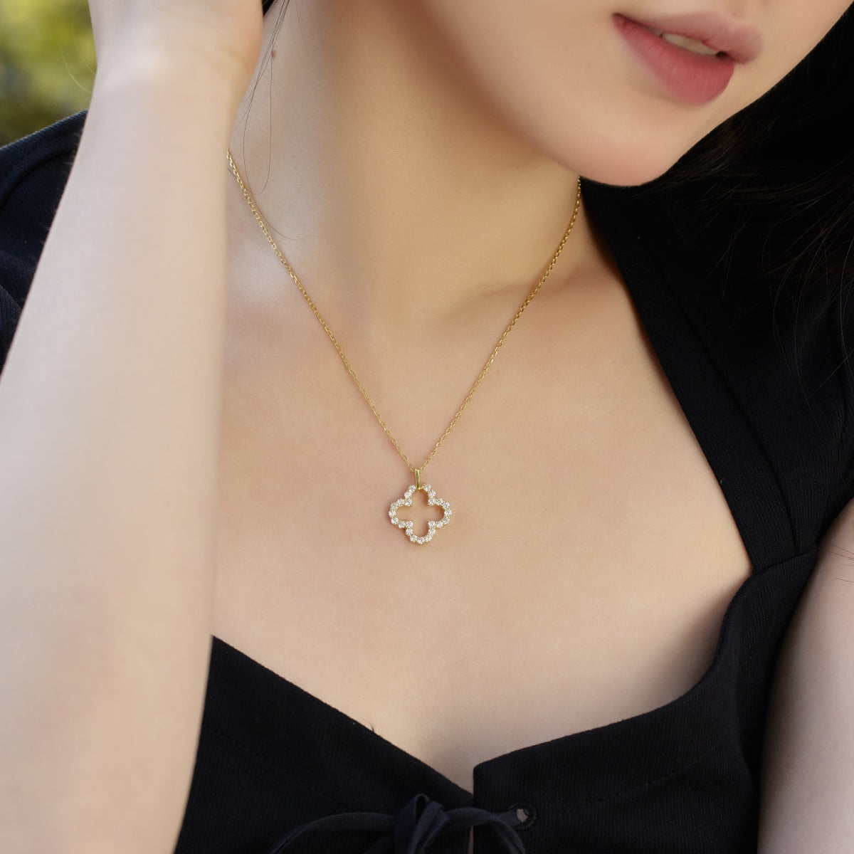 [Polaidi Jewelry]Four-Leaf Clover Hollow Design Exquisite Necklace