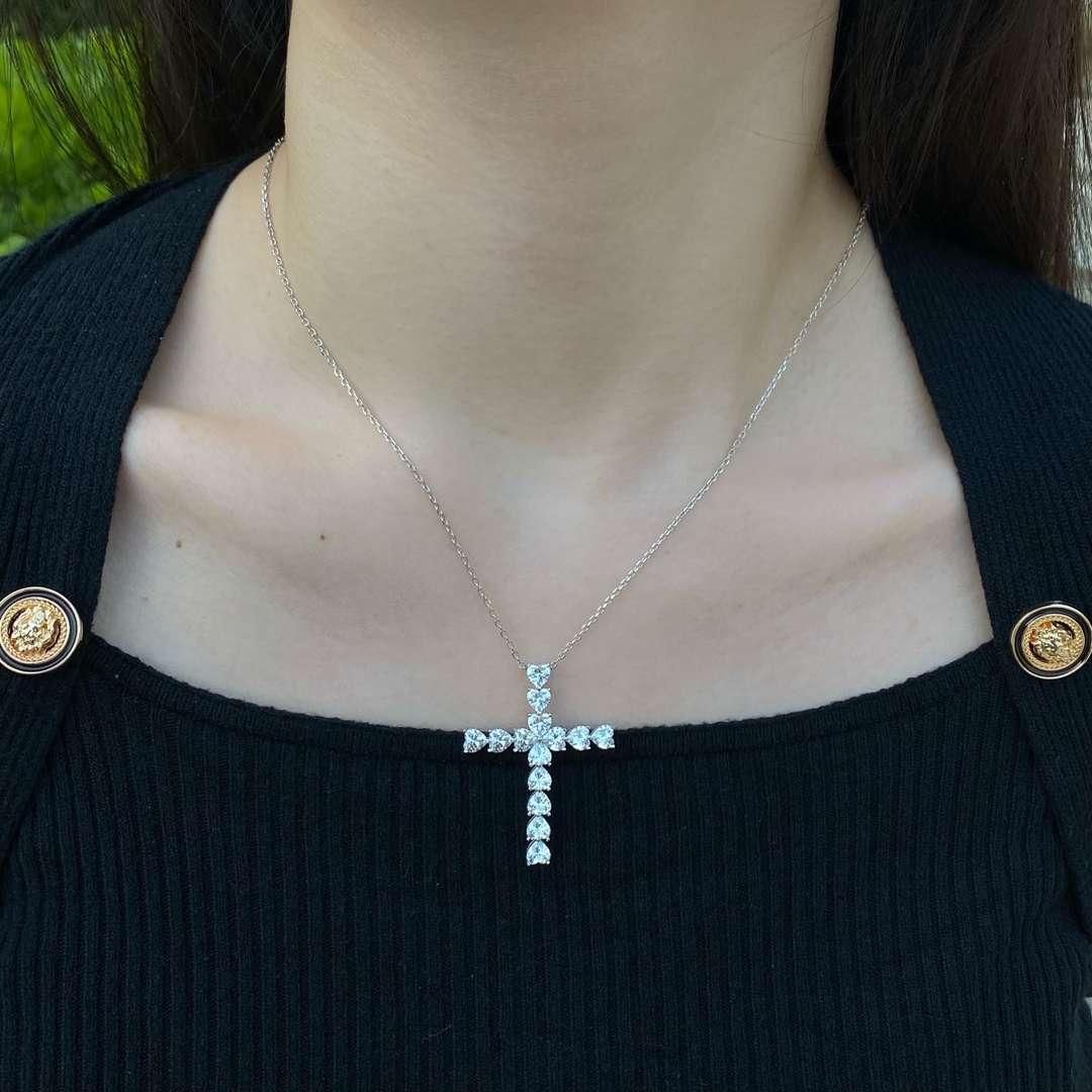 [Polaidi Jewelry]Radiant Cross Shape Necklace