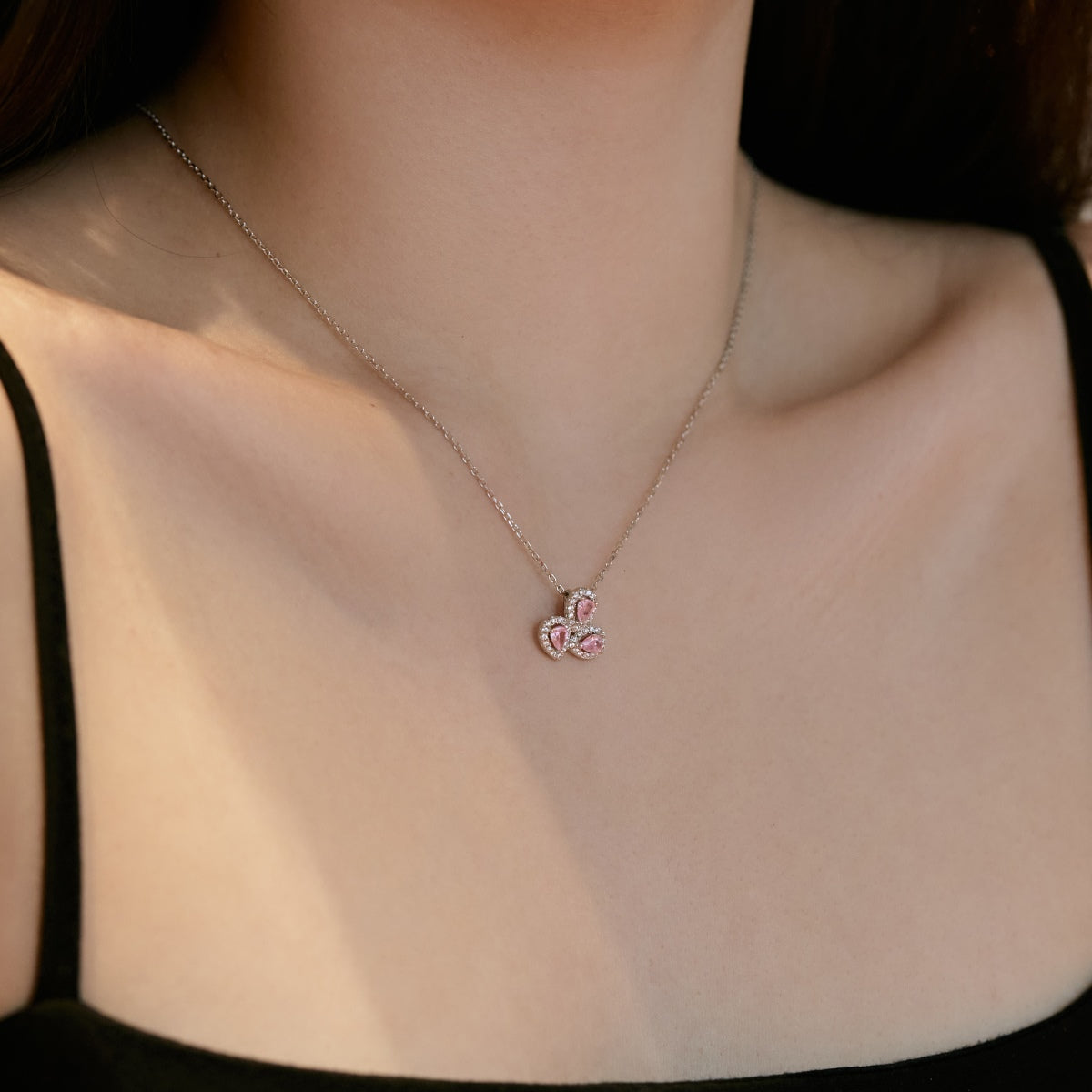 [Polaidi Jewelry]Elegant Flower Shape Pear Cut Necklace