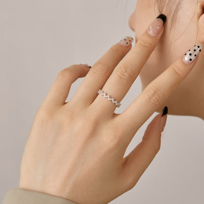 [Polaidi Jewelry]Delicate Enchanting Wave Shape Daily Ring