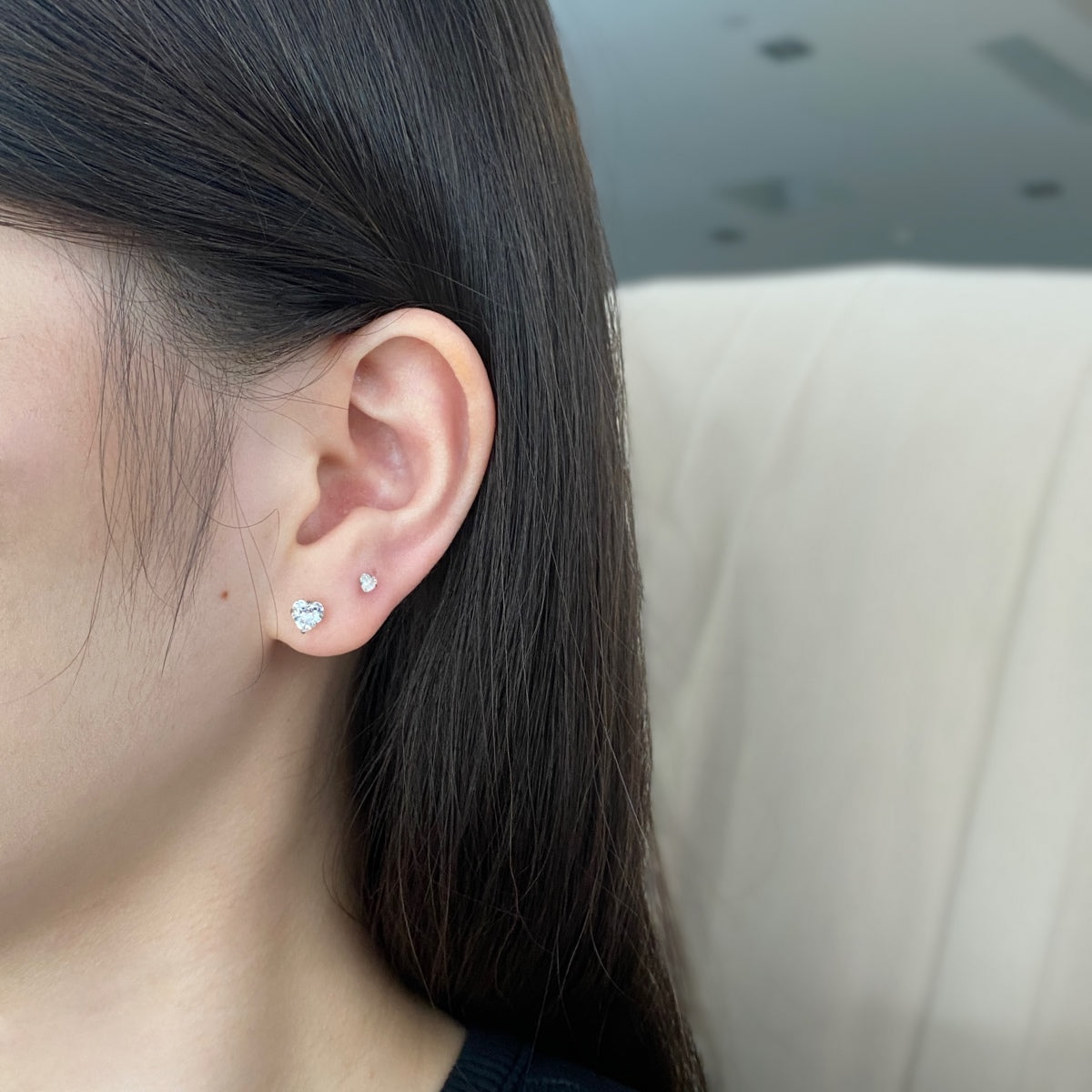 [Polaidi Jewelry]Sparkling Heart Shaped Simple Earrings