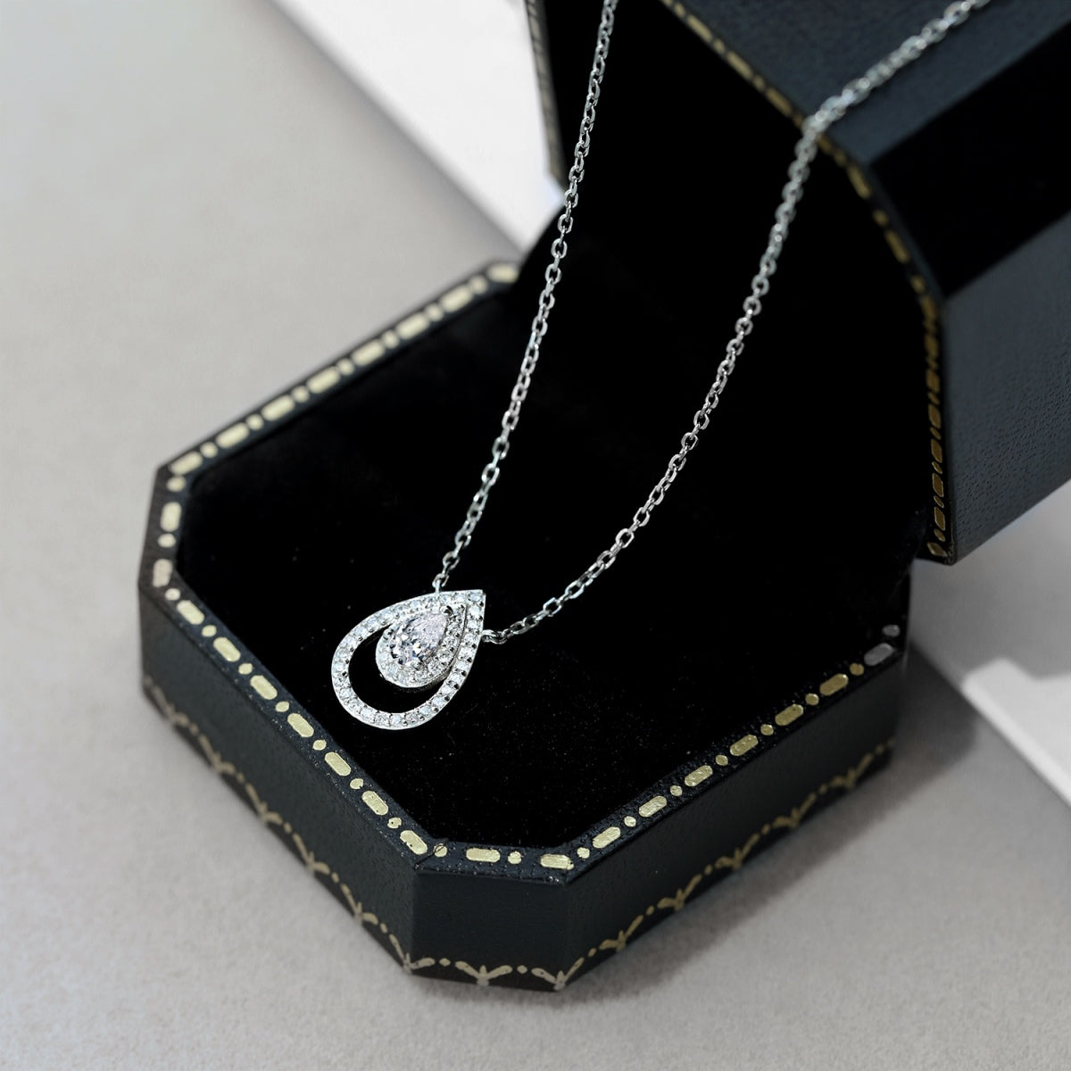 [Polaidi Jewelry]Sparkling Pear Cut Necklace