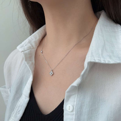 [Polaidi Jewelry]Delicate Flower Shape Necklace
