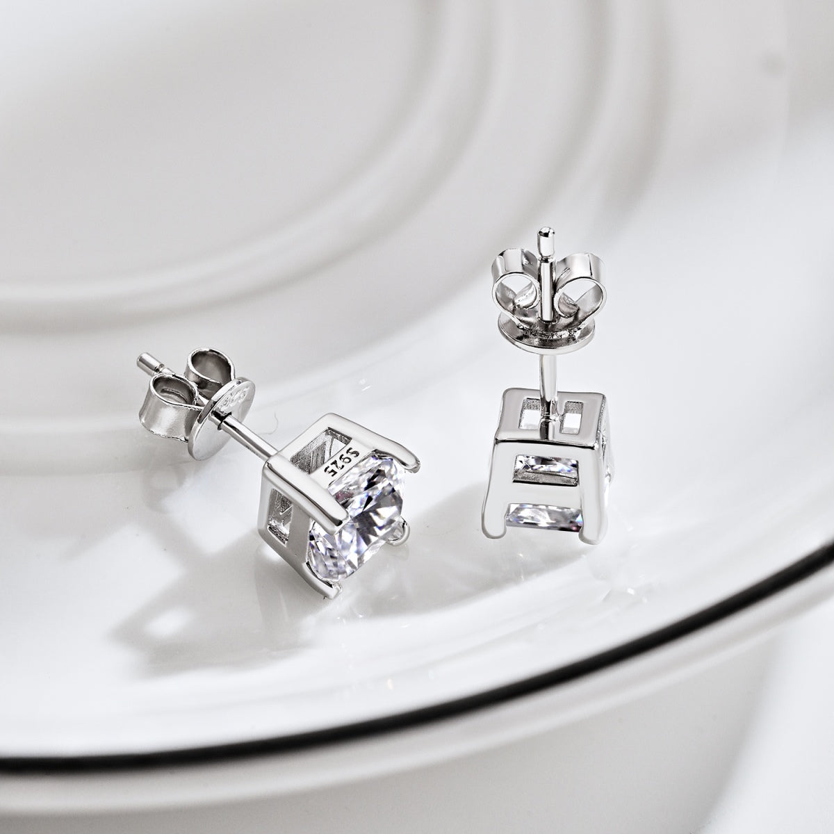 [Polaidi Jewelry]1.0 Carat Radiant Princess Cut Wedding Earrings