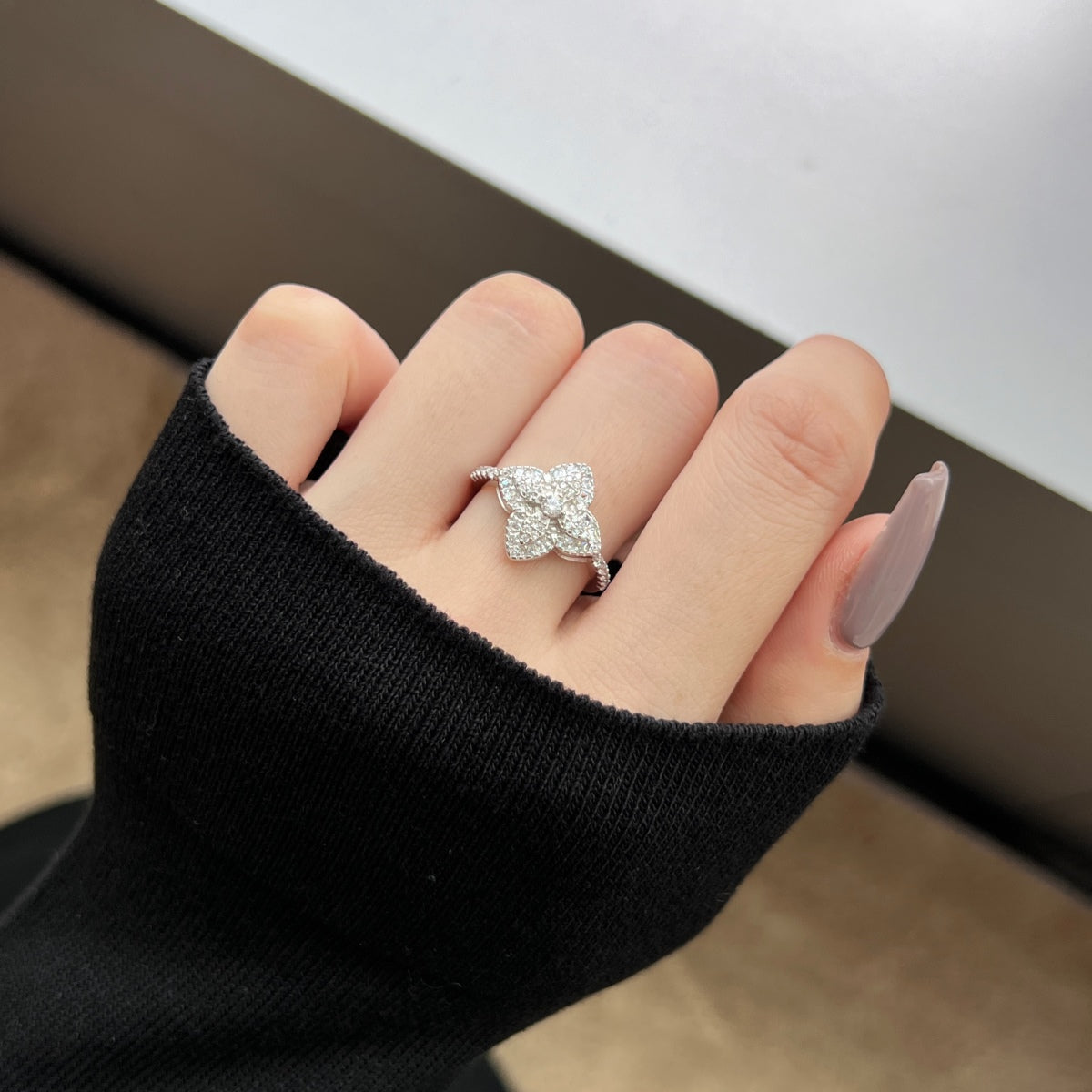 [Polaidi Jewelry]Luxurious Colorful Flower Shape Banquet Ring