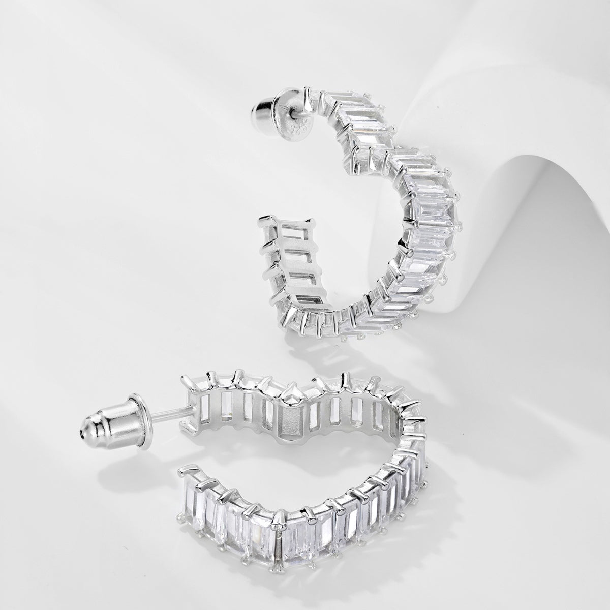 [Polaidi Jewelry]Radiant Heart Cutout Earrings