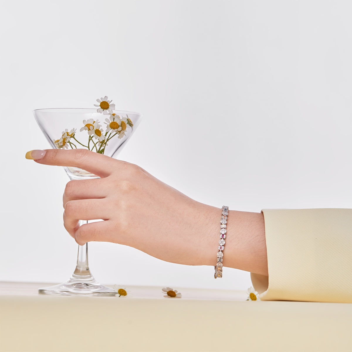 [Polaidi Jewelry]Dazzling Radiant Multi Cut Daily Bracelet