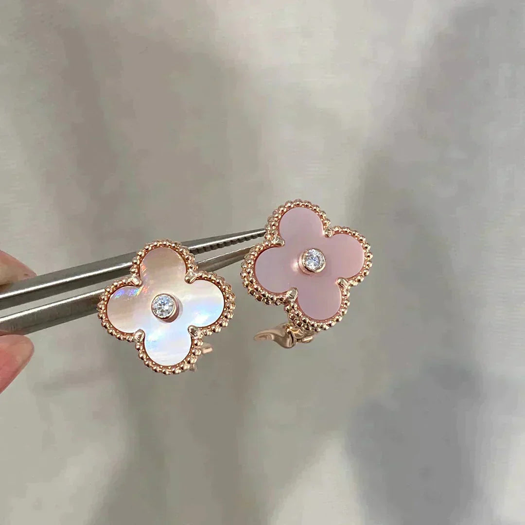 [：Polaidi Jewelry]CLOVER MEDIUM 1 MOTIFS  PINK MOP DIAMOND EARRINGS