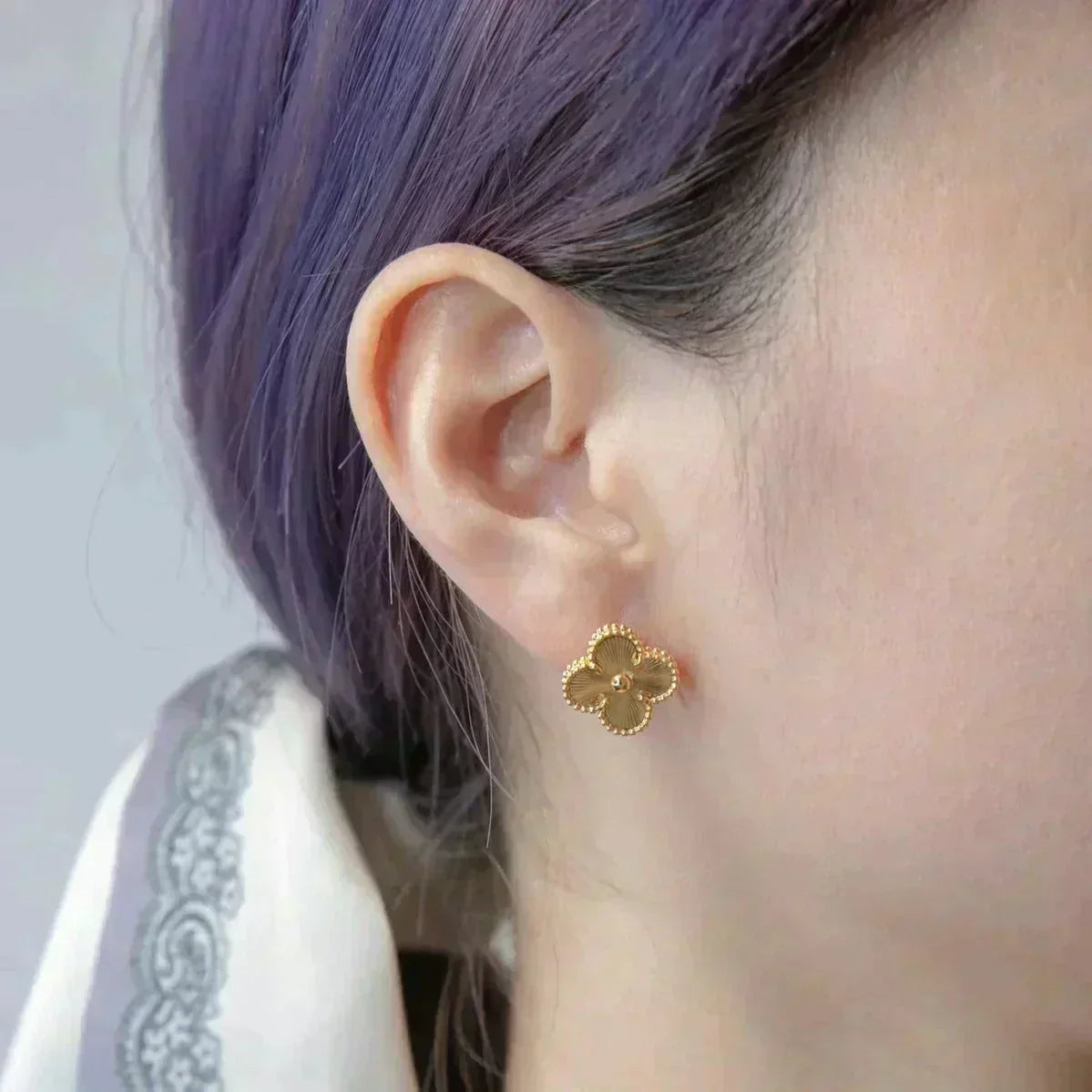[：Polaidi Jewelry]CLOVER MEDIUM 1 MOTIFS LASER EARRINGS