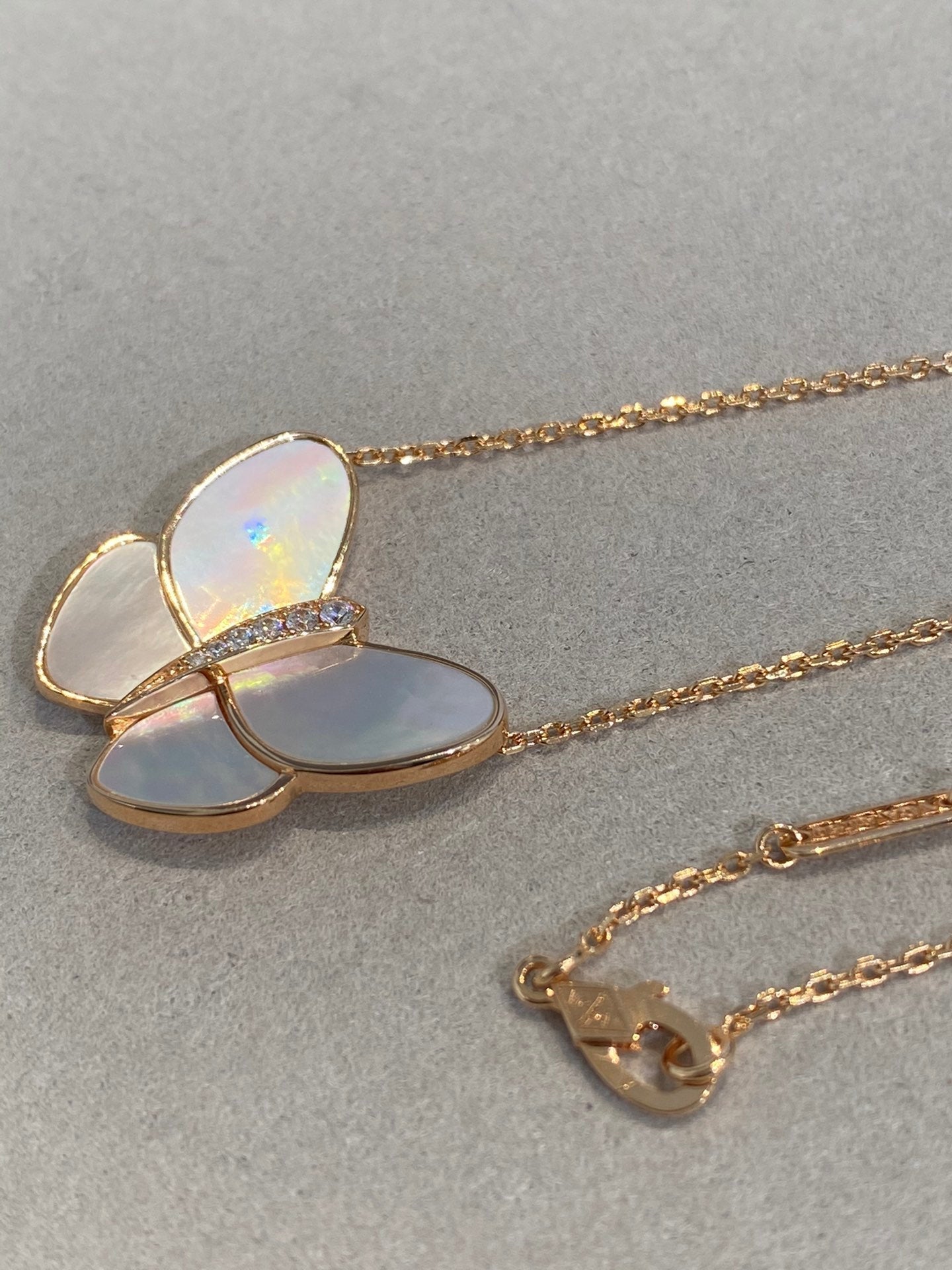 [Polaidi Jewelry]BUTTERFLY GOLD MOP DIAMOND NECKLACE