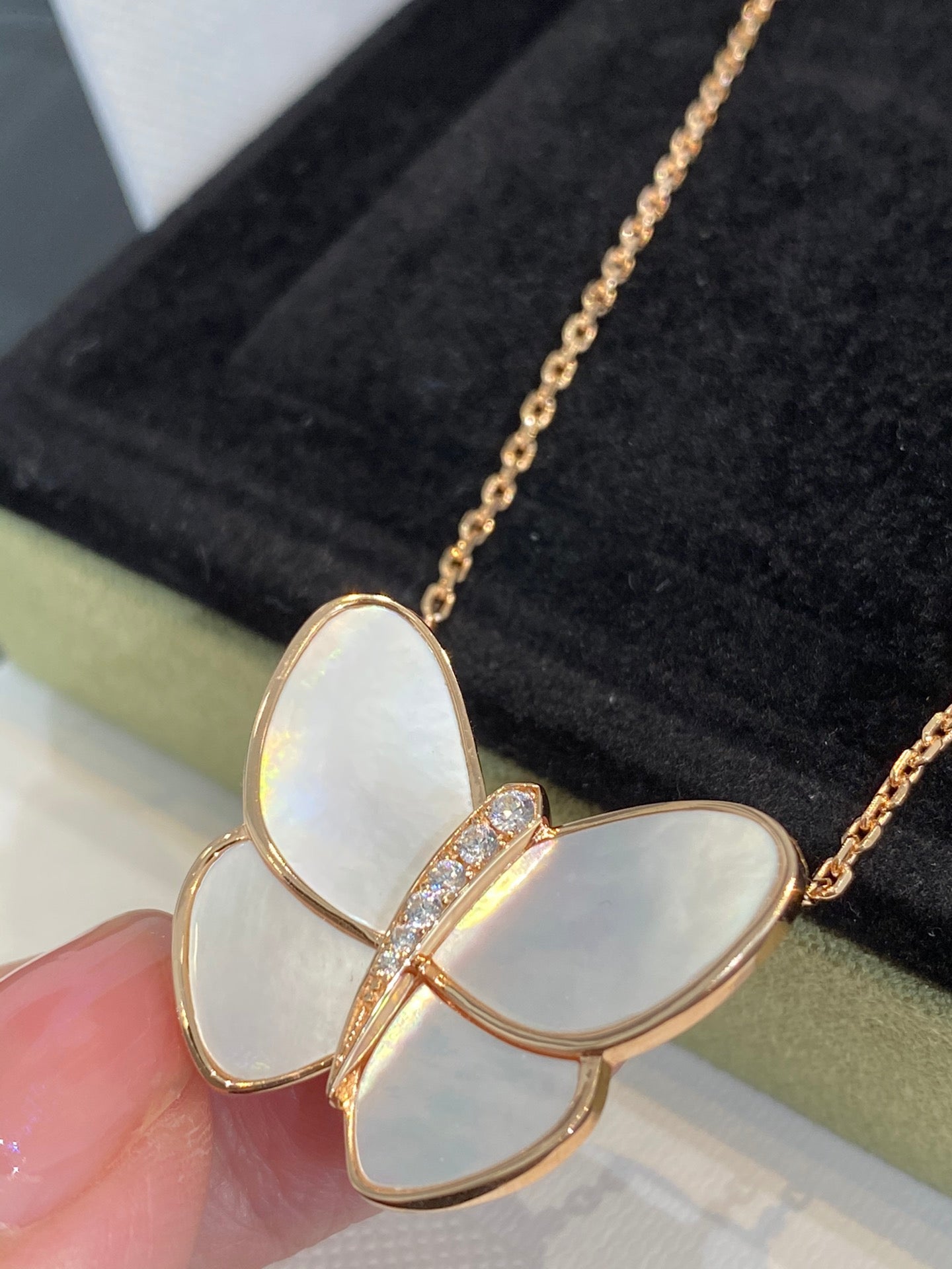 [：Polaidi Jewelry]BUTTERFLY GOLD MOP DIAMOND NECKLACE