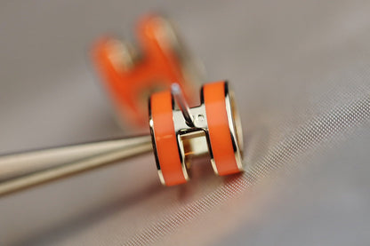 [Polaidi Jewelry]MINI POP H EARRINGS ORANGE