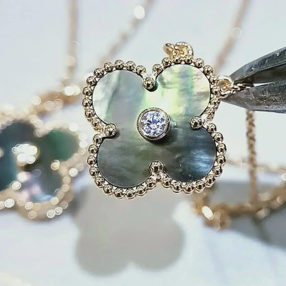 [Polaidi Jewelry]CLOVER 15MM DIAMOND AND MOTHER-OF-GREY NECKLACE