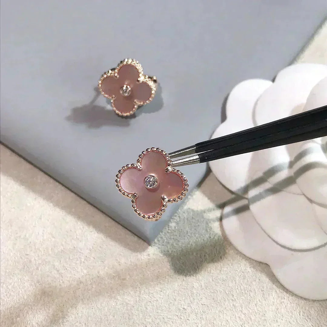 [Polaidi Jewelry]CLOVER MEDIUM 1 MOTIFS  PINK MOP DIAMOND EARRINGS