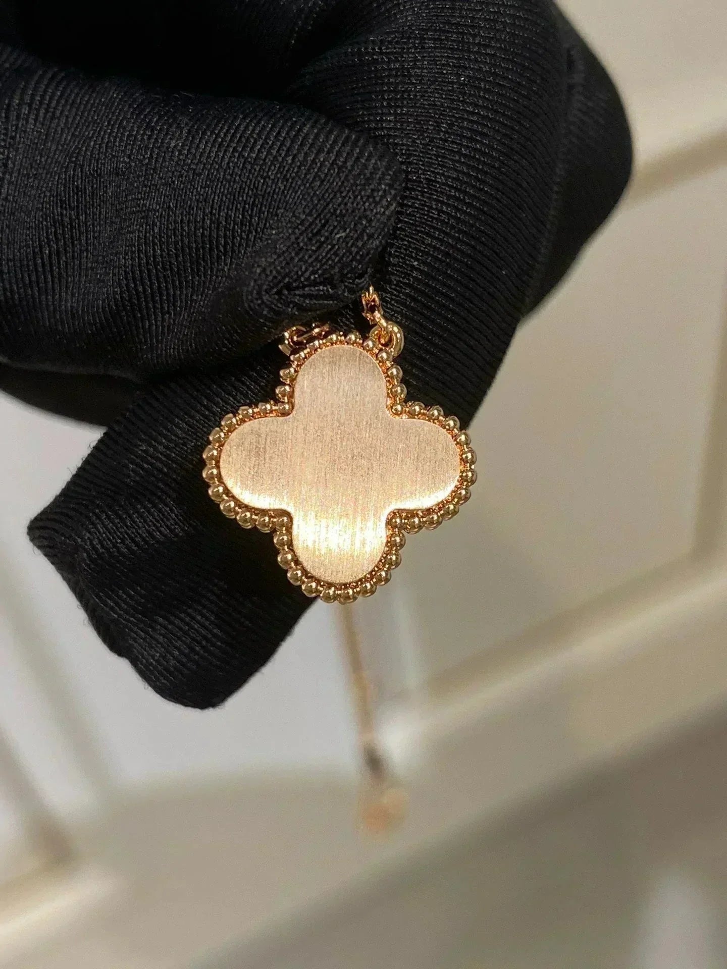 [Polaidi Jewelry]CLOVER 15MM DIAMOND RHODONITE NECKLACE