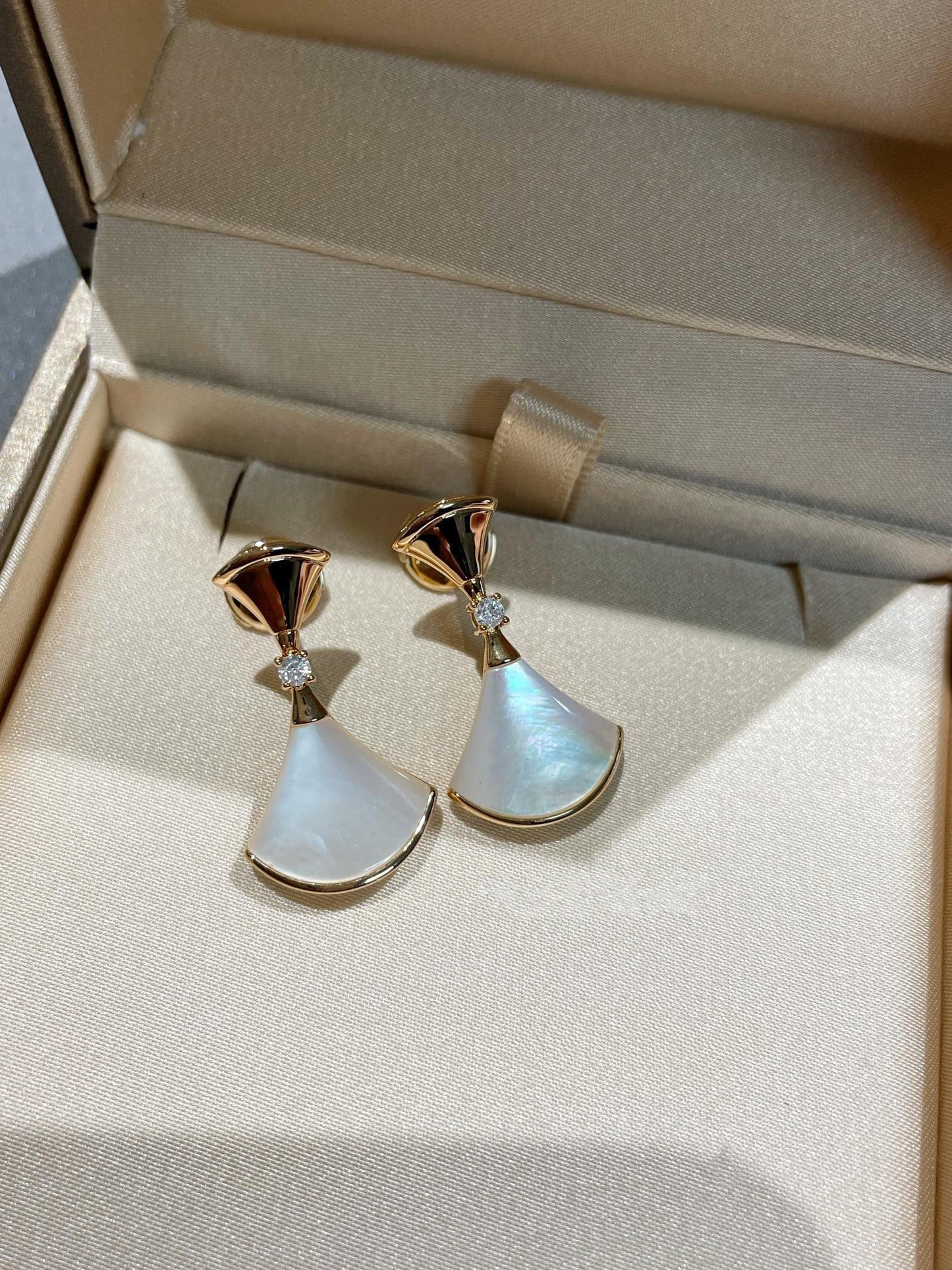 [Polaidi Jewelry]DREAM MOP 1 DIAMOND EARRINGS