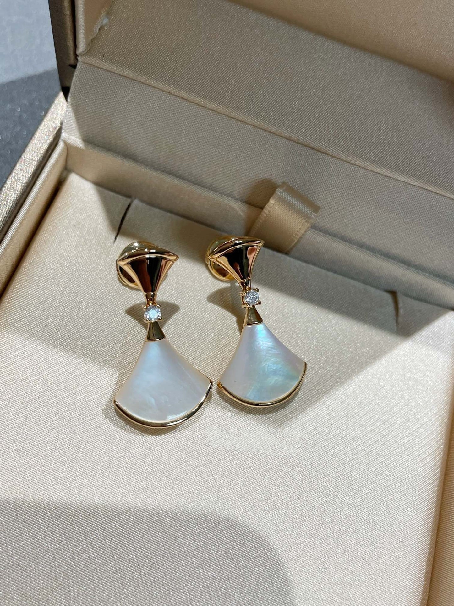 [Polaidi Jewelry]DREAM MOP 1 DIAMOND EARRINGS