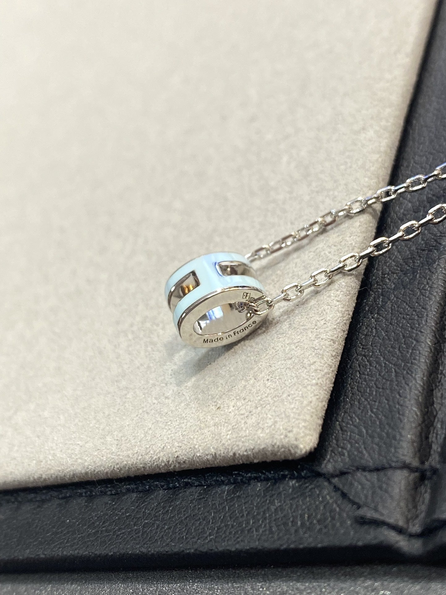[Polaidi Jewelry]POP H LIGHT BLUE NECKLACE