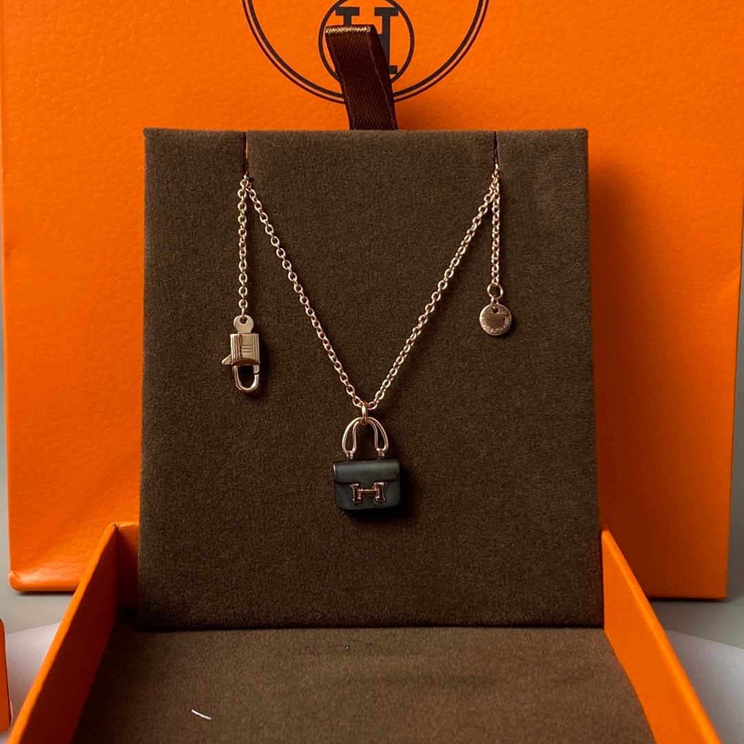[：Polaidi Jewelry]CONSTANCE BLACK PEDANT PINK GOLD NECKLACE