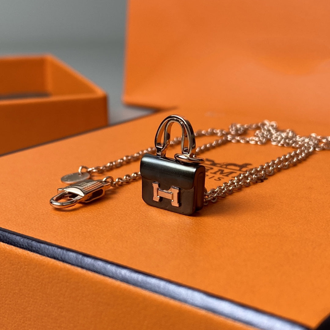 [Polaidi Jewelry]CONSTANCE BLACK PEDANT PINK GOLD NECKLACE