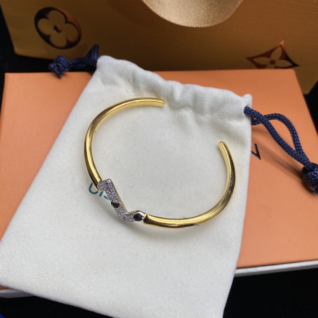 [：Polaidi Jewelry]VOLTE UPSITE DOWN DIAMOND GOLD OPEN BRACELET