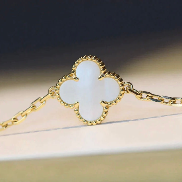 [：Polaidi Jewelry]CLOVER 20 MOTIFS WHITE MOP NECKLACE