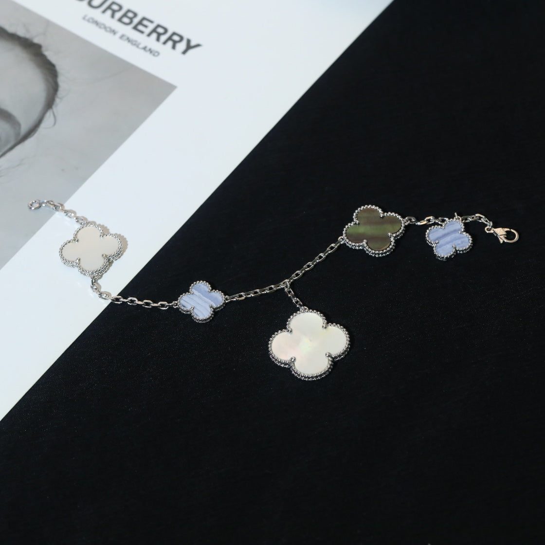 [：Polaidi Jewelry]CLOVER BRACELET 5 MOTIFS MOP CHALCEDONY SILVER
