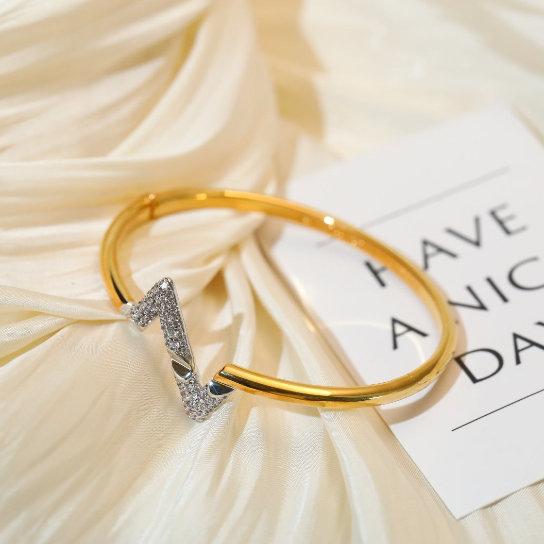 [Polaidi Jewelry]VOLTE UPSITE DOWN GOLD DIAMOND BRACELET