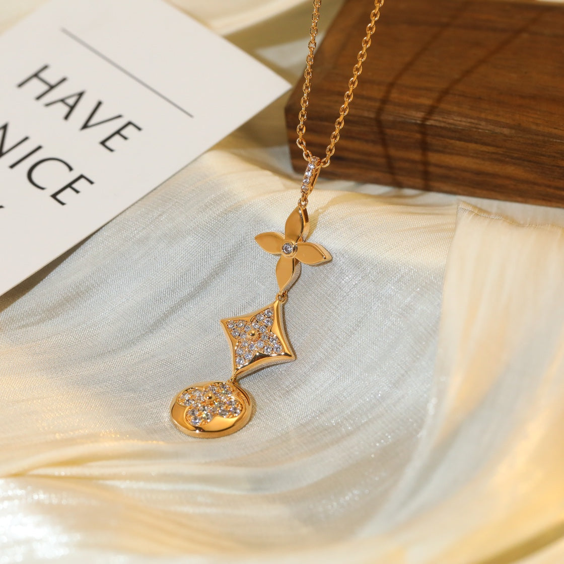 [Polaidi Jewelry]STAR AND SUN DIAMOND PINK GOLD NECKLACE