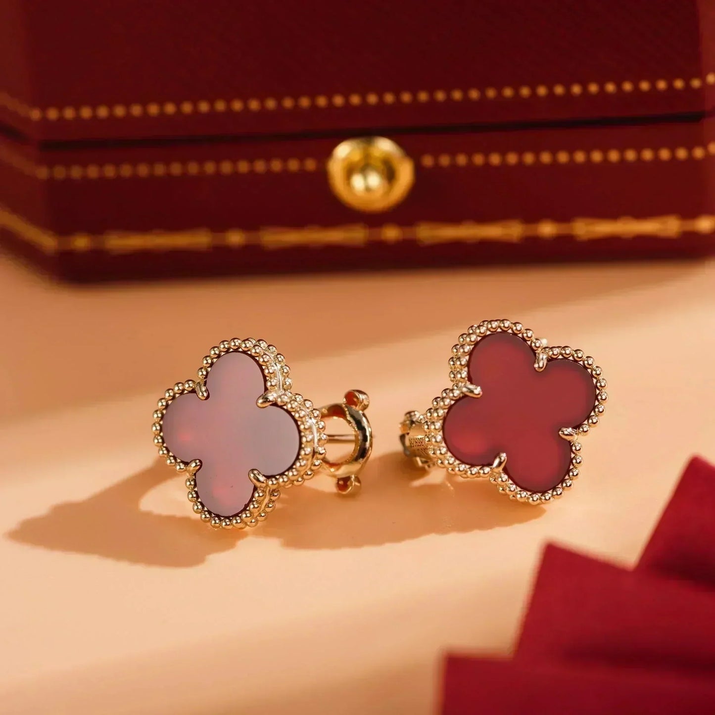 [：Polaidi Jewelry]CLOVER MEDIUM 1 MOTIFS CARNELIAN  EARRINGS