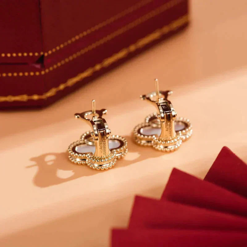 [：Polaidi Jewelry]CLOVER MEDIUM 1 MOTIFS  WHITE MOP STUD EARRINGS