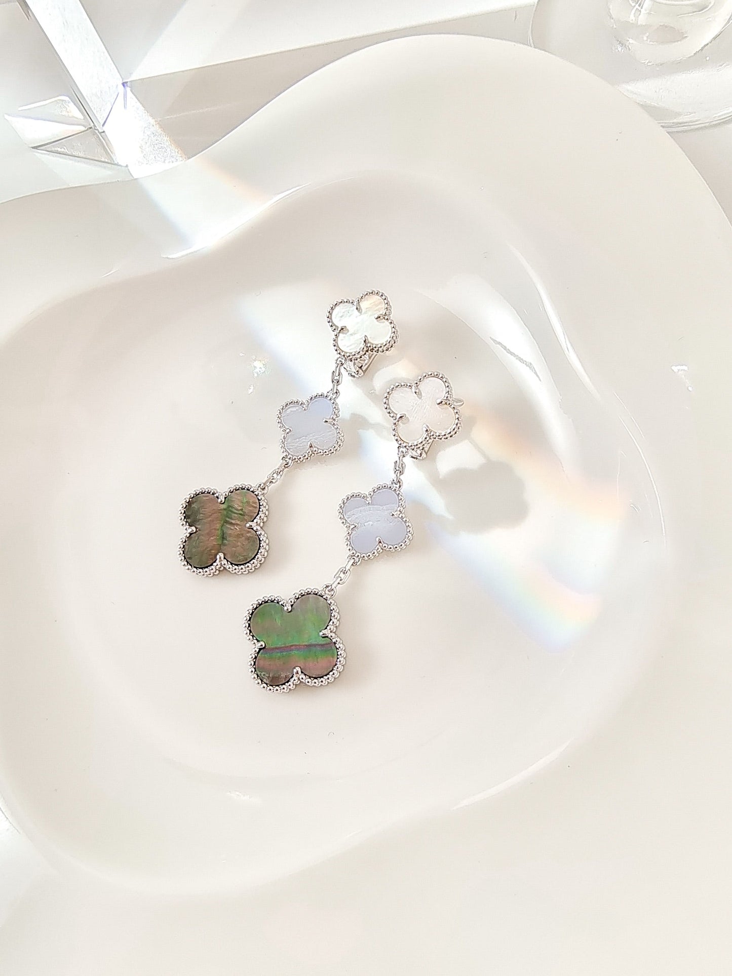 [：Polaidi Jewelry]CLOVER 3 MOTIFS CHALCEDONY DARK MOP SILVER EARRINGS