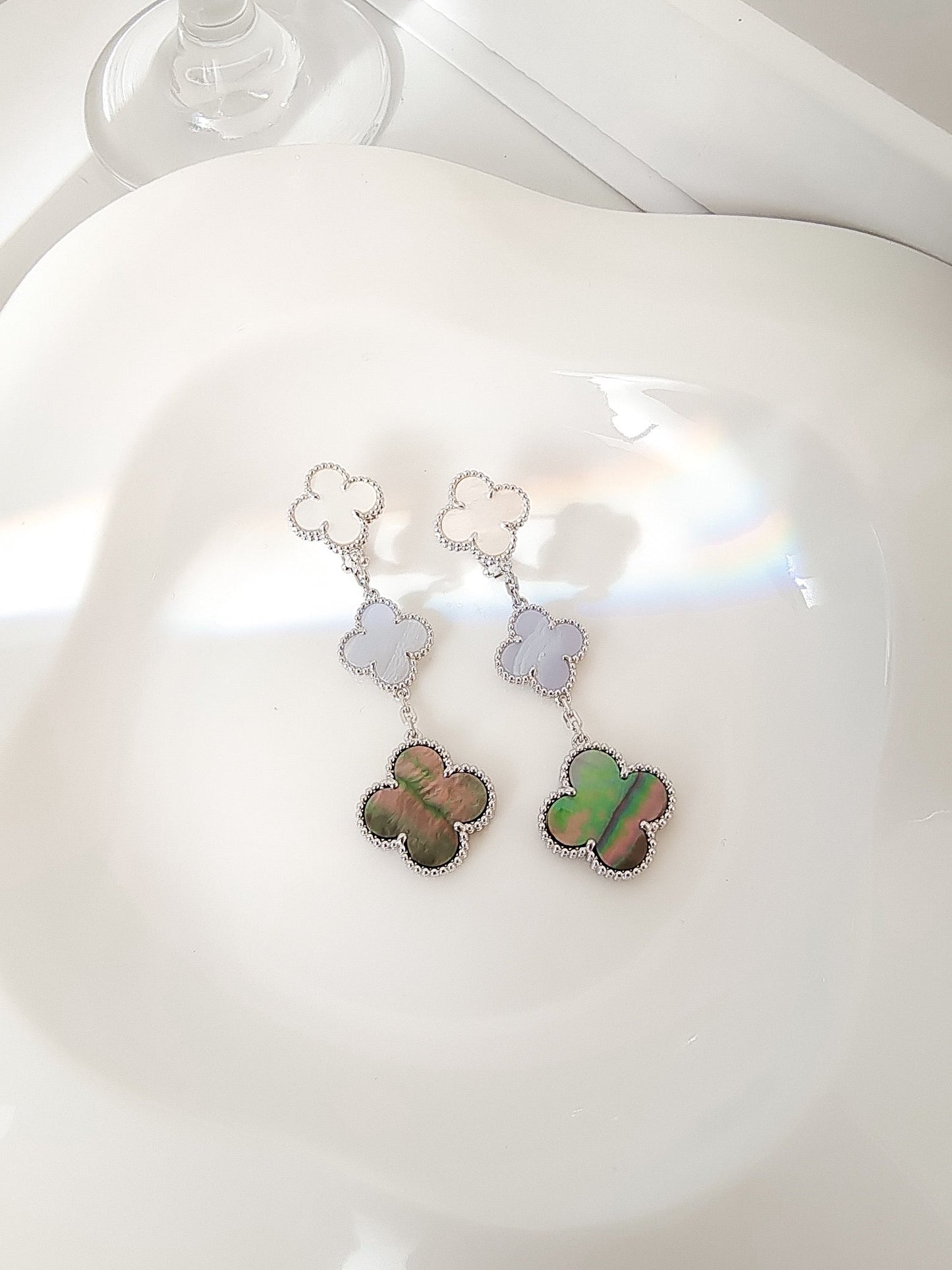 [：Polaidi Jewelry]CLOVER 3 MOTIFS CHALCEDONY DARK MOP SILVER EARRINGS