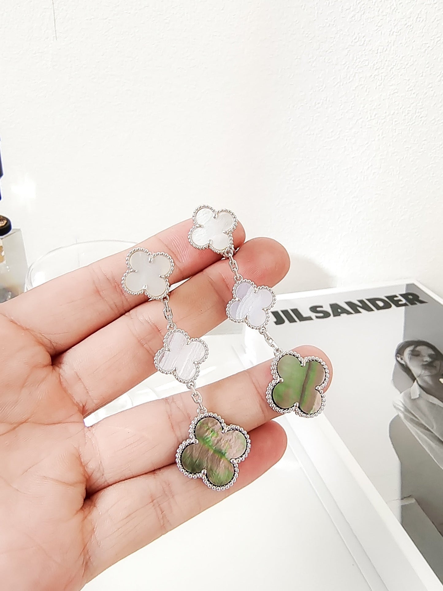 [Polaidi Jewelry]CLOVER 3 MOTIFS CHALCEDONY DARK MOP SILVER EARRINGS