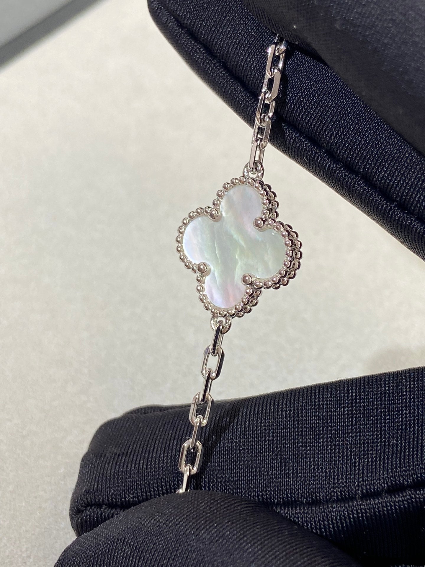 [：Polaidi Jewelry]CLOVER SILVER MOP 5 MOTIF BRACELET
