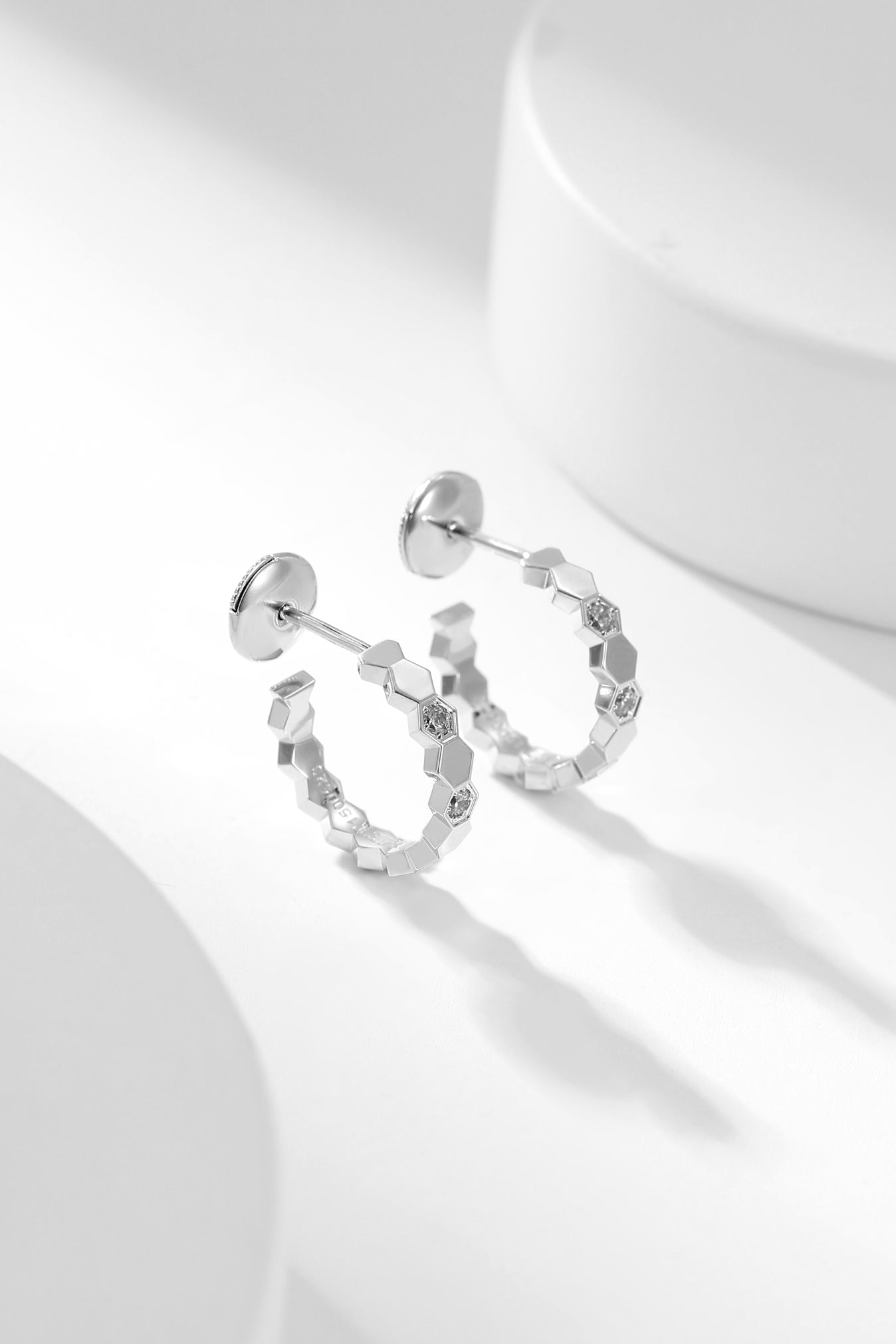 [Polaidi Jewelry]BEE LOVE DIAMOND HOOP EARRINGS