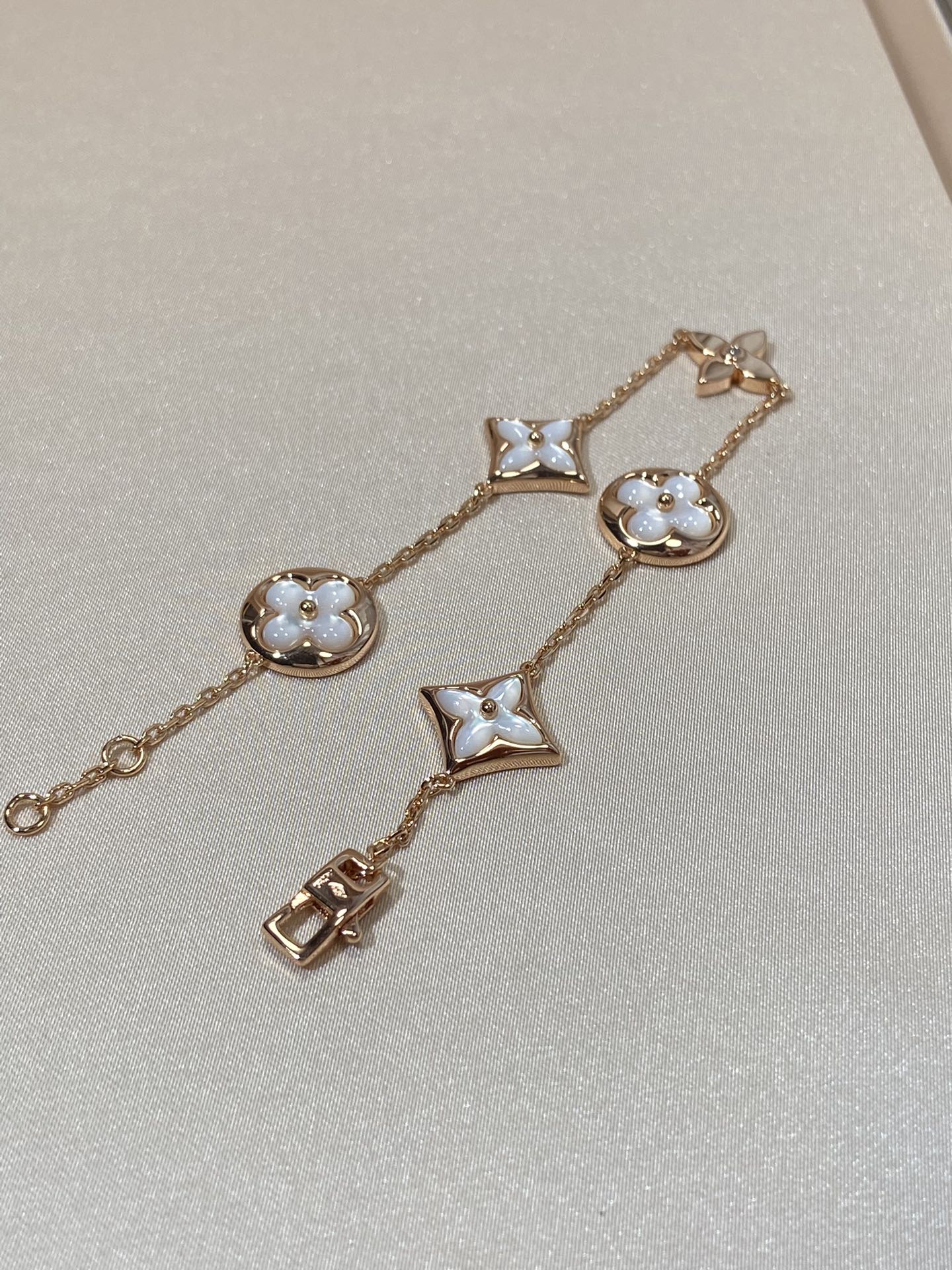 [：Polaidi Jewelry]STAR AND SUN 5 MOTIF MOP PINK GOLD BRACELET