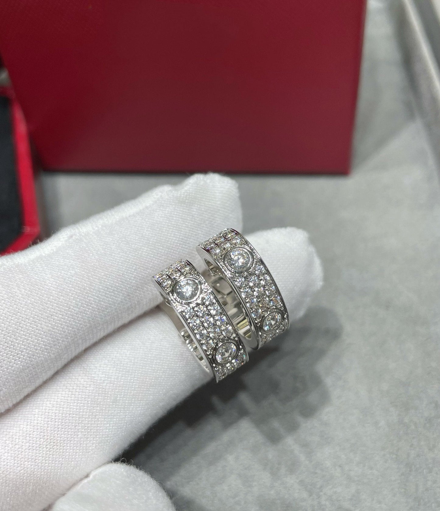 [：Polaidi Jewelry]LOVE 5.5MM DIAMOND PAVED EARRINGS