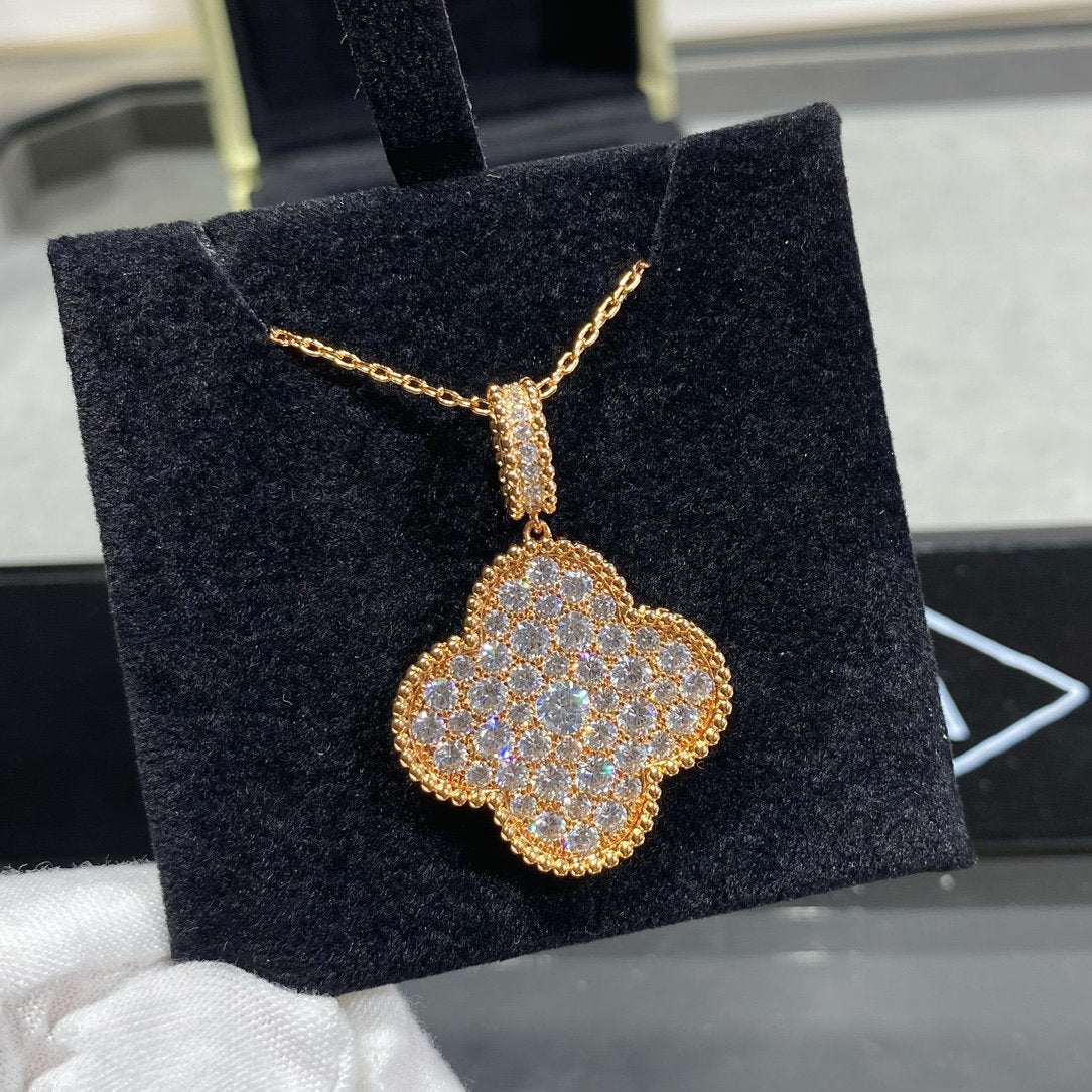 [：Polaidi Jewelry]CLOVER 25MM LARGE PEDANT DIAMOND PAVED LONG NECKLACE