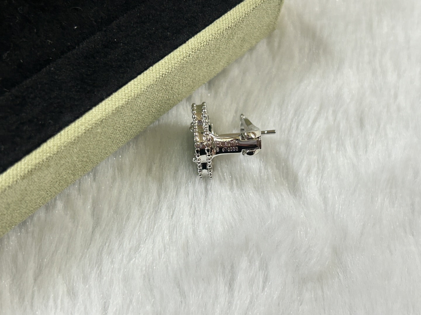 [：Polaidi Jewelry]CLOVER PIETERSITE MEDIUM STUD EARRINGS