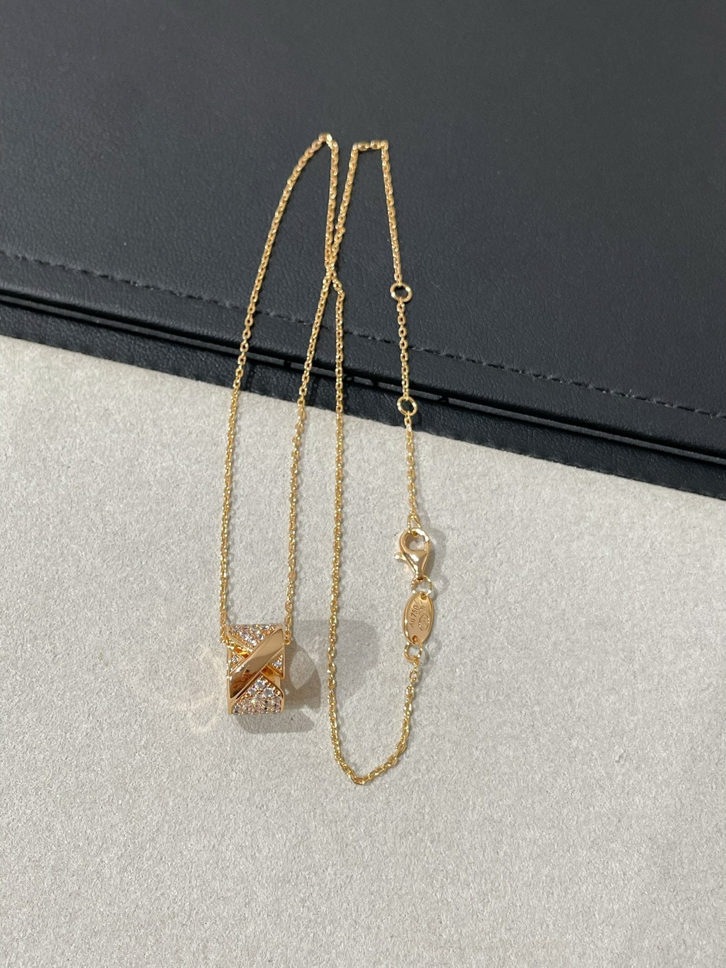 [Polaidi Jewelry]LIENS EVIDENCE DIAMOND PAVED NECKLACE