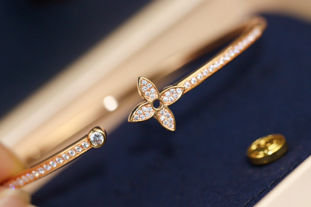 [：Polaidi Jewelry]IDYLLE PINK GOLD OPEN BRACELET DIAMOND PAVED