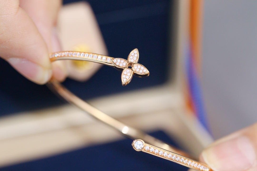 [：Polaidi Jewelry]IDYLLE PINK GOLD OPEN BRACELET DIAMOND PAVED