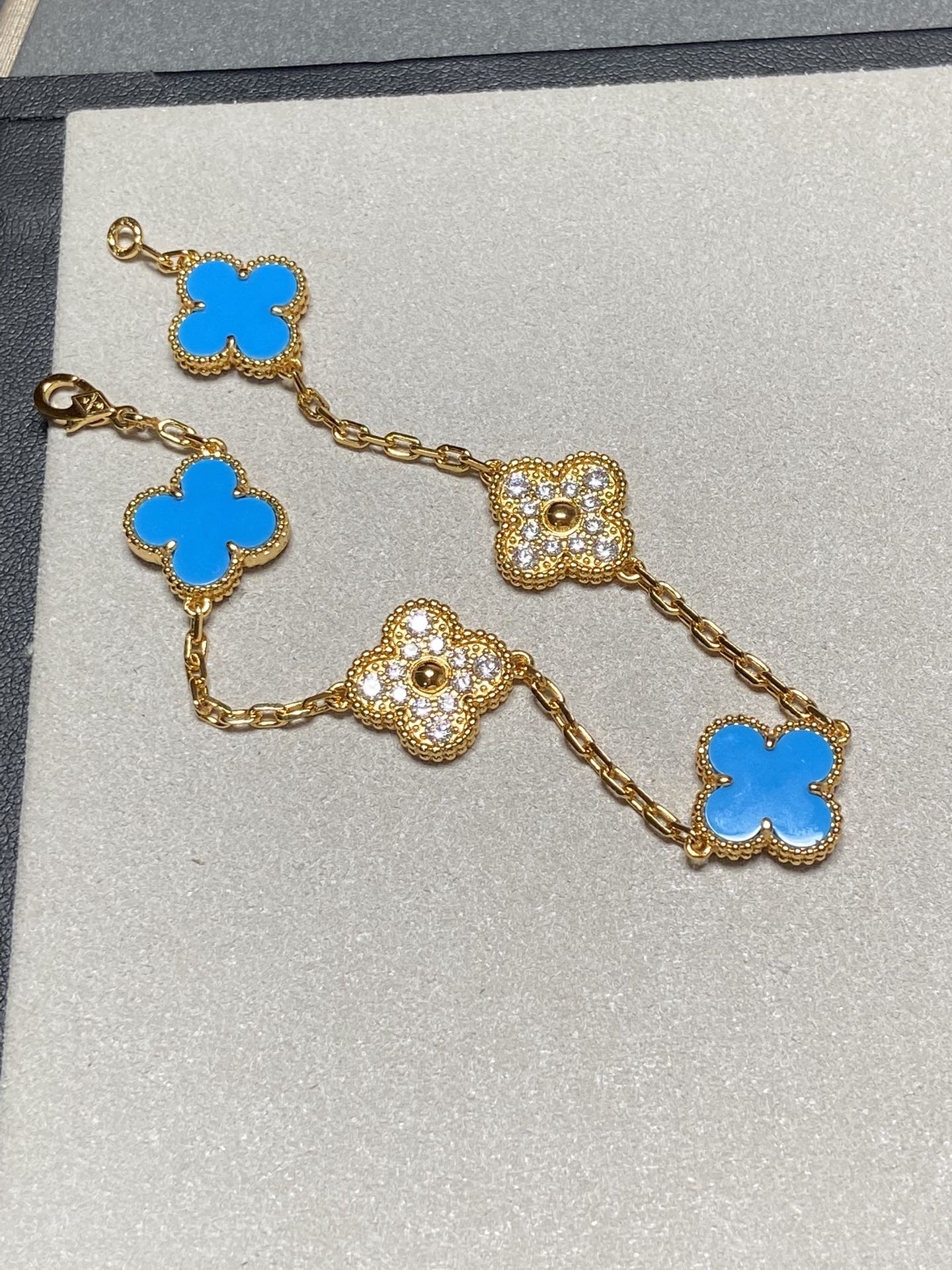 [：Polaidi Jewelry]CLOVER 5 MOTIF BLUE CHALCEDONY DIAMOND GOLD BRACELET