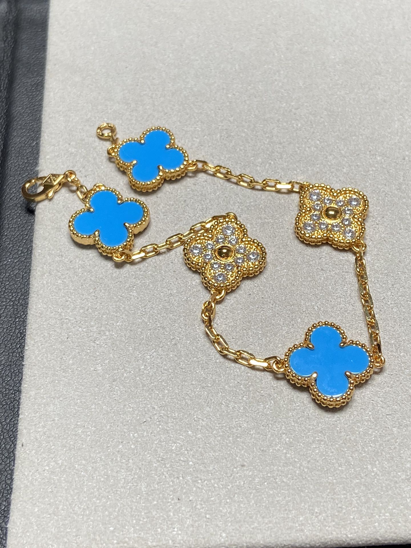 [：Polaidi Jewelry]CLOVER 5 MOTIF BLUE CHALCEDONY DIAMOND GOLD BRACELET