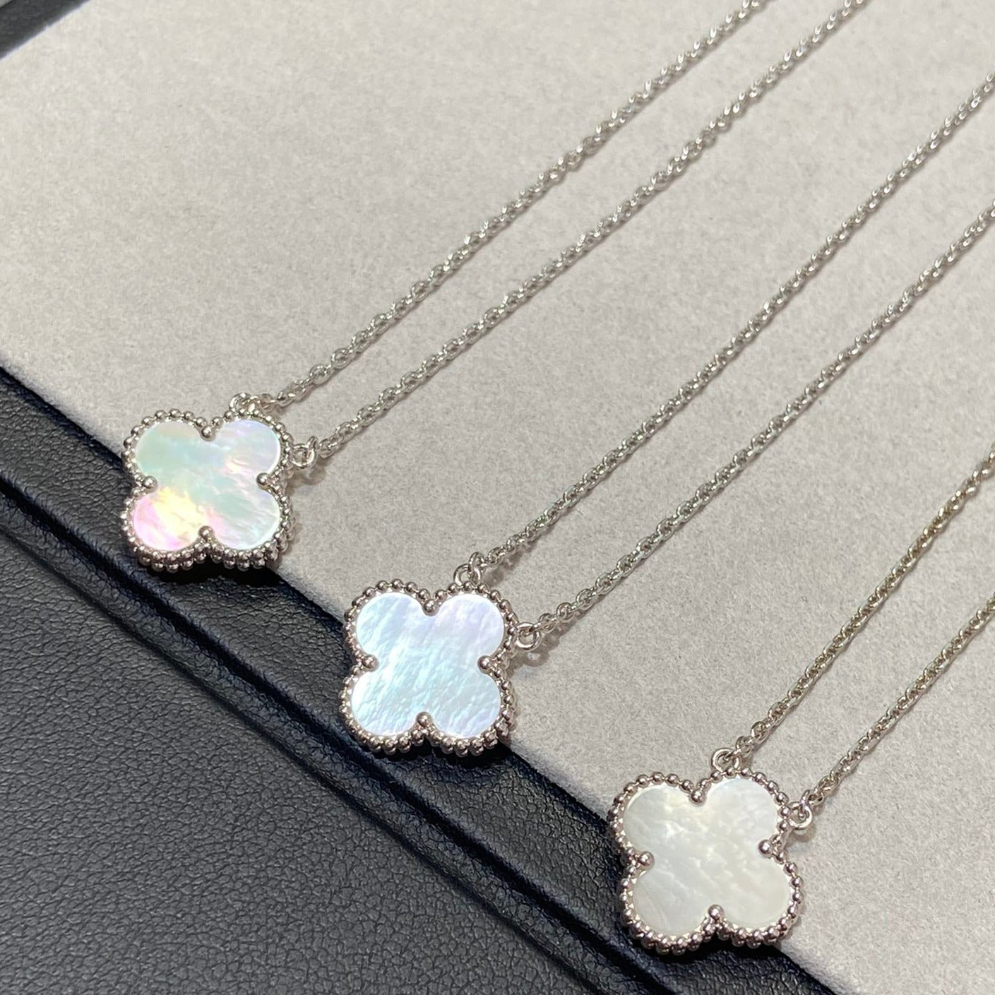 [：Polaidi Jewelry]CLOVER MEDIUM SILVER WHITE MOP NECKLACE